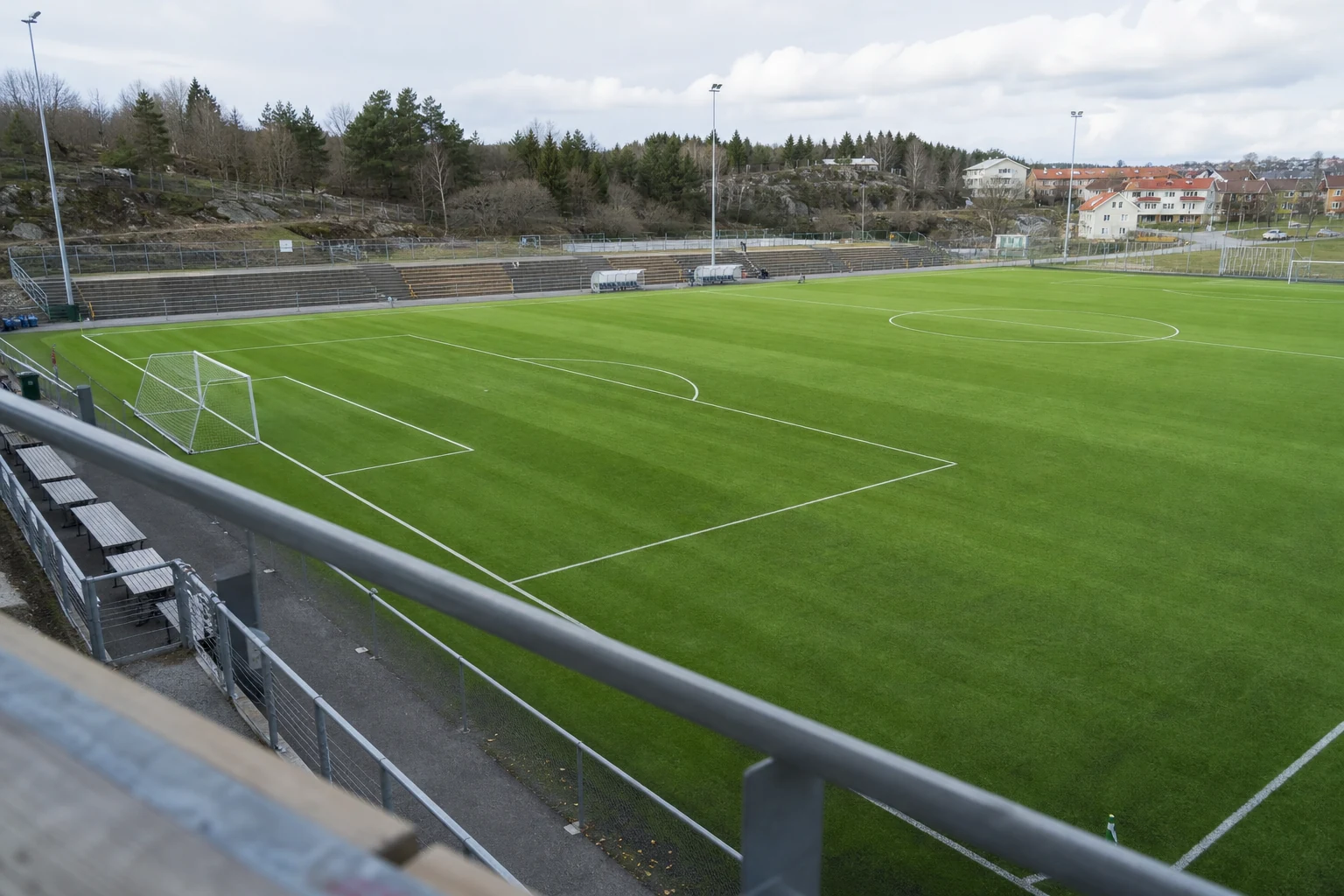 England riskerar att släppa förstaplatsen i nästa omgång